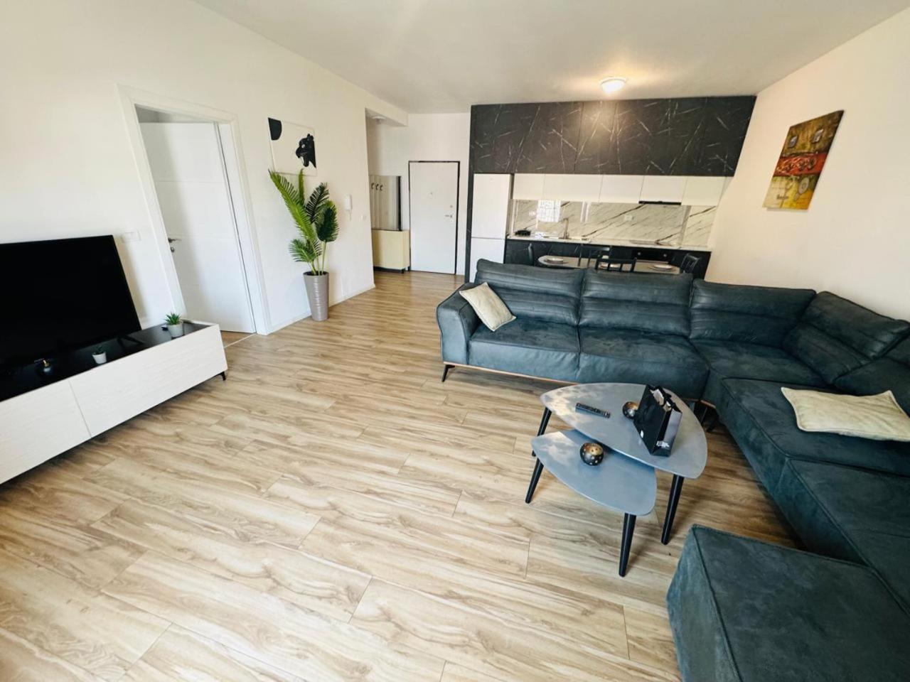 Apartamente 티라나 외부 사진